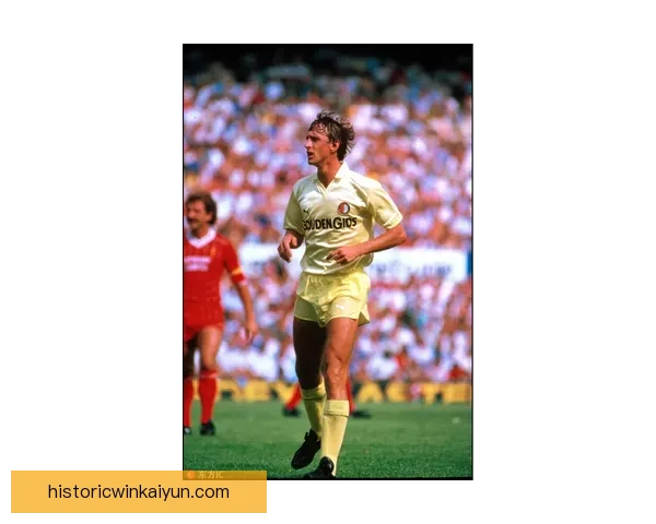 克鲁伊夫青训体系的发展趋势及其对现代足球的深远影响